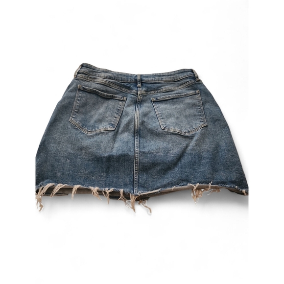 Old Navy Blue Denim Mini Skirt Size 12 - Picture 2 of 2